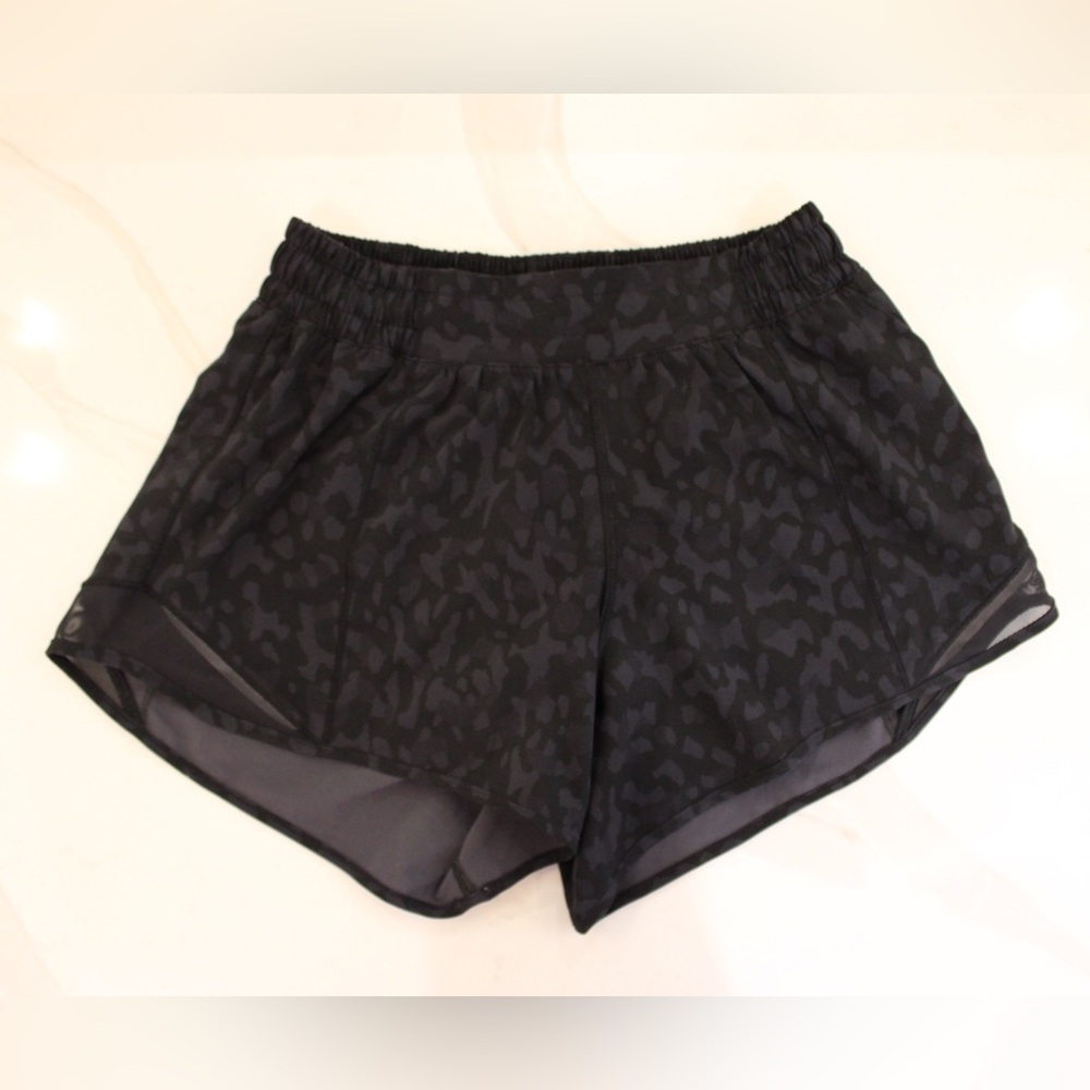 Lululemon Hotty Hot Short 4’’ Size 4